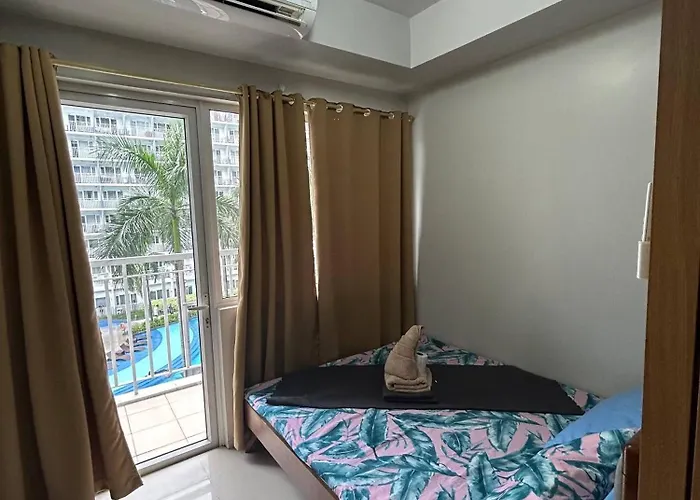 Apartment Vibrant Pasay For Rent - Perfect Base Front Of Mall Of Manila