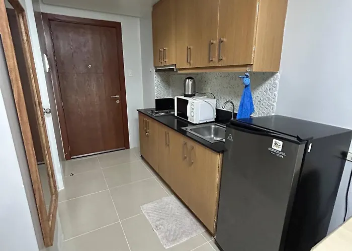 Apartment Vibrant Pasay For Rent - Perfect Base Front Of Mall Of