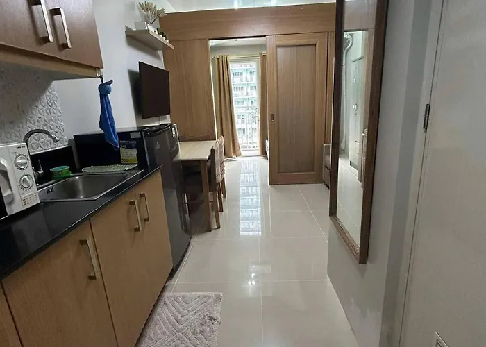 Apartment Vibrant Pasay For Rent - Perfect Base Front Of Mall Of Manila