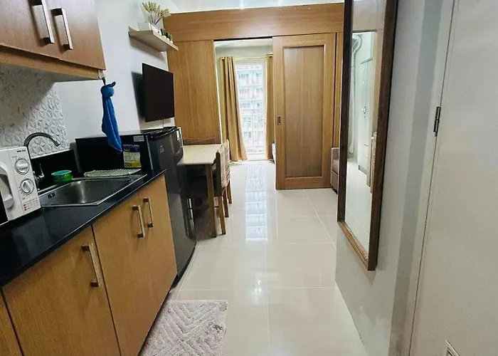 Apartment Vibrant Pasay For Rent - Perfect Base Front Of Mall Of
